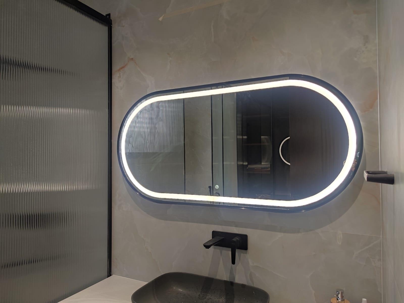 Mirror — image 12