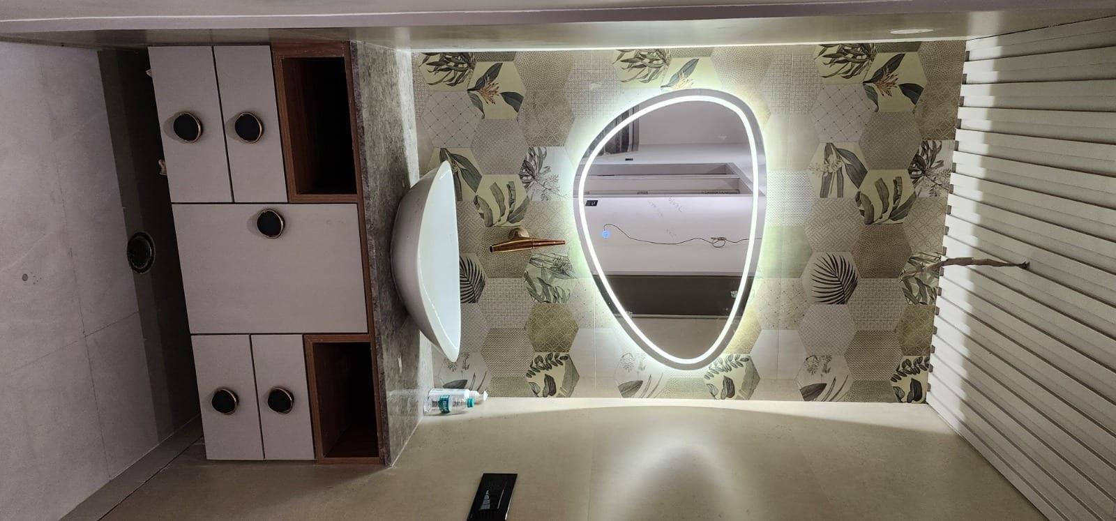 Mirror — image 19