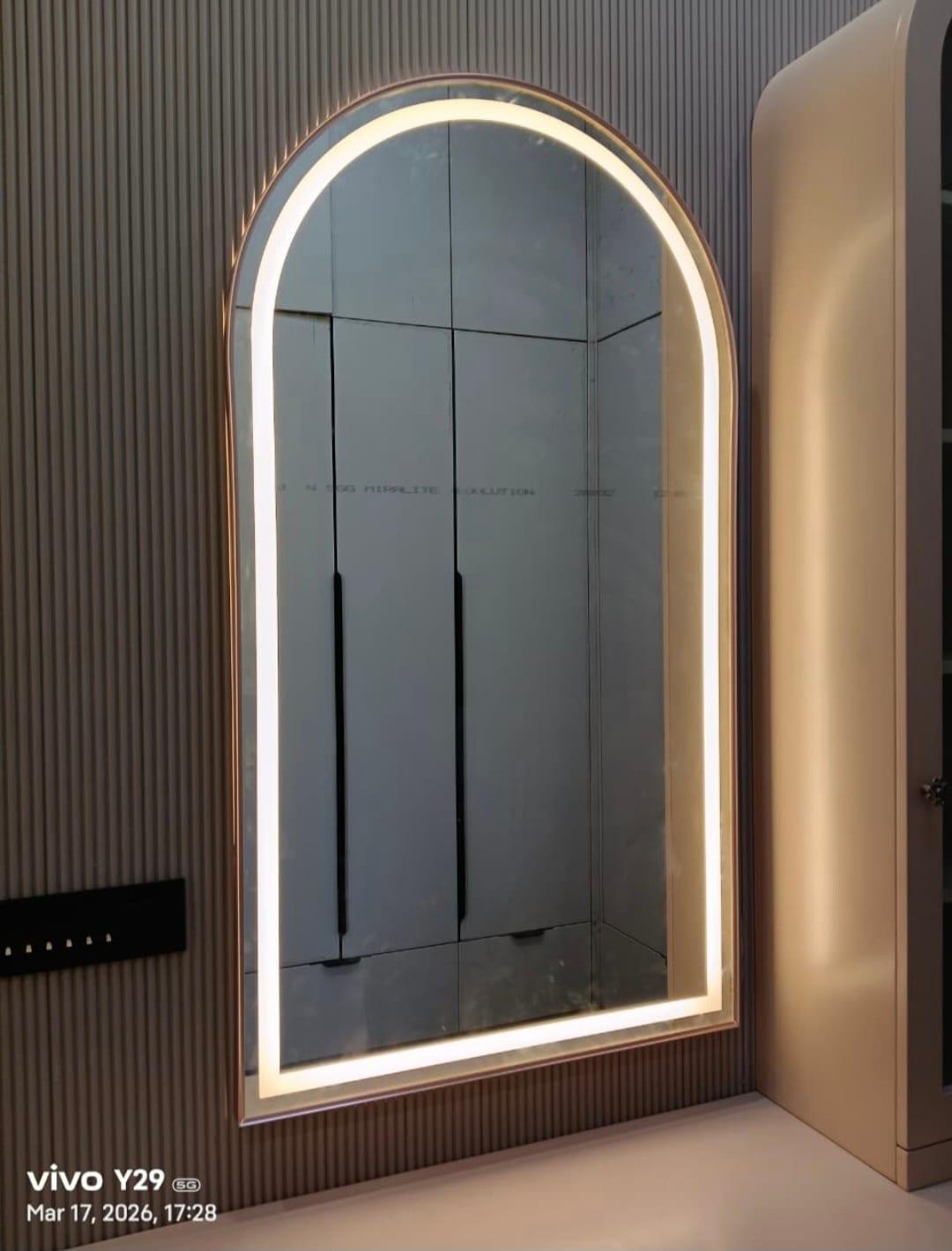Mirror — image 34