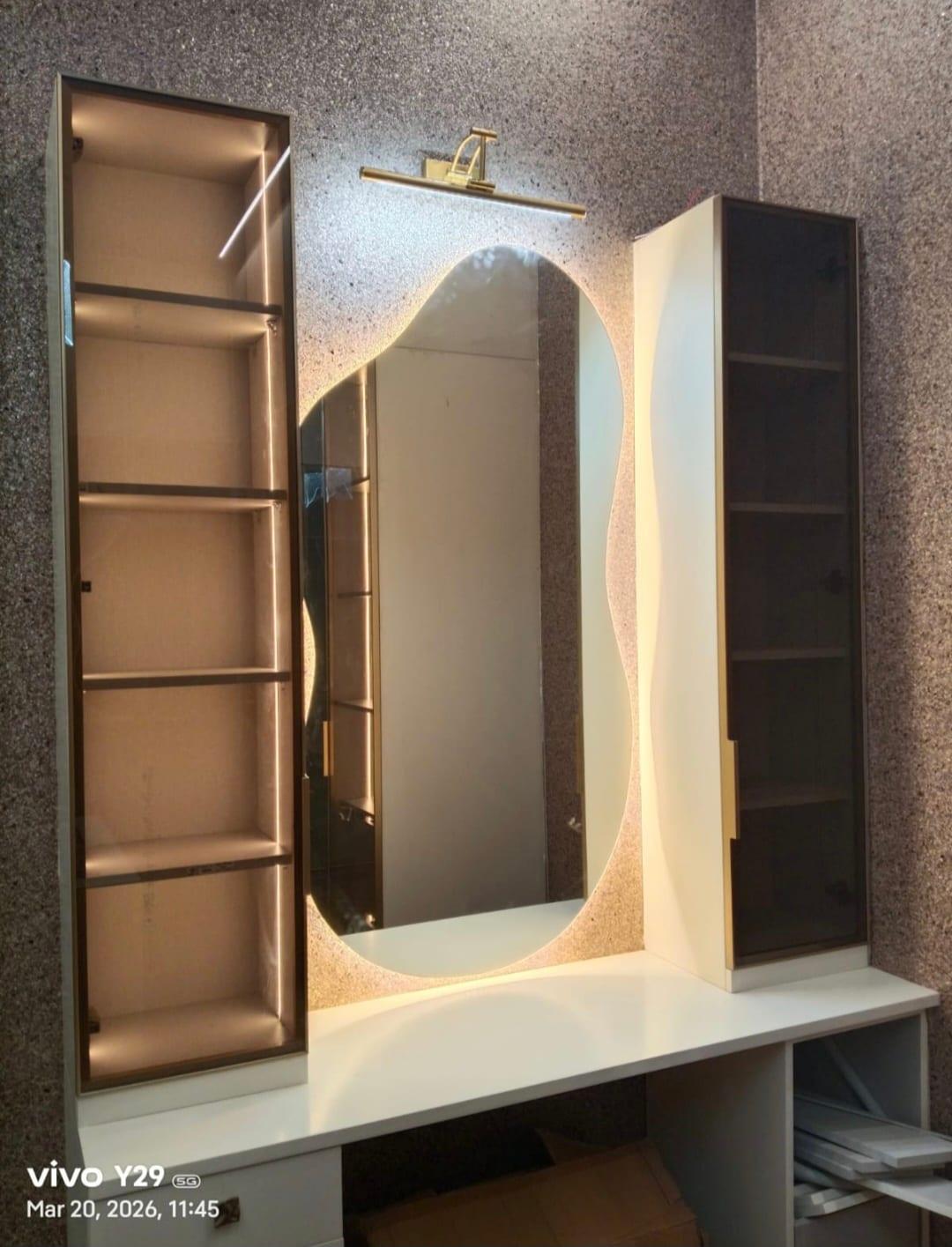 Mirror — image 35