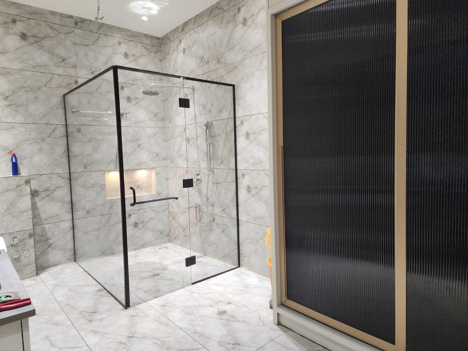 Shower Partition — image 12