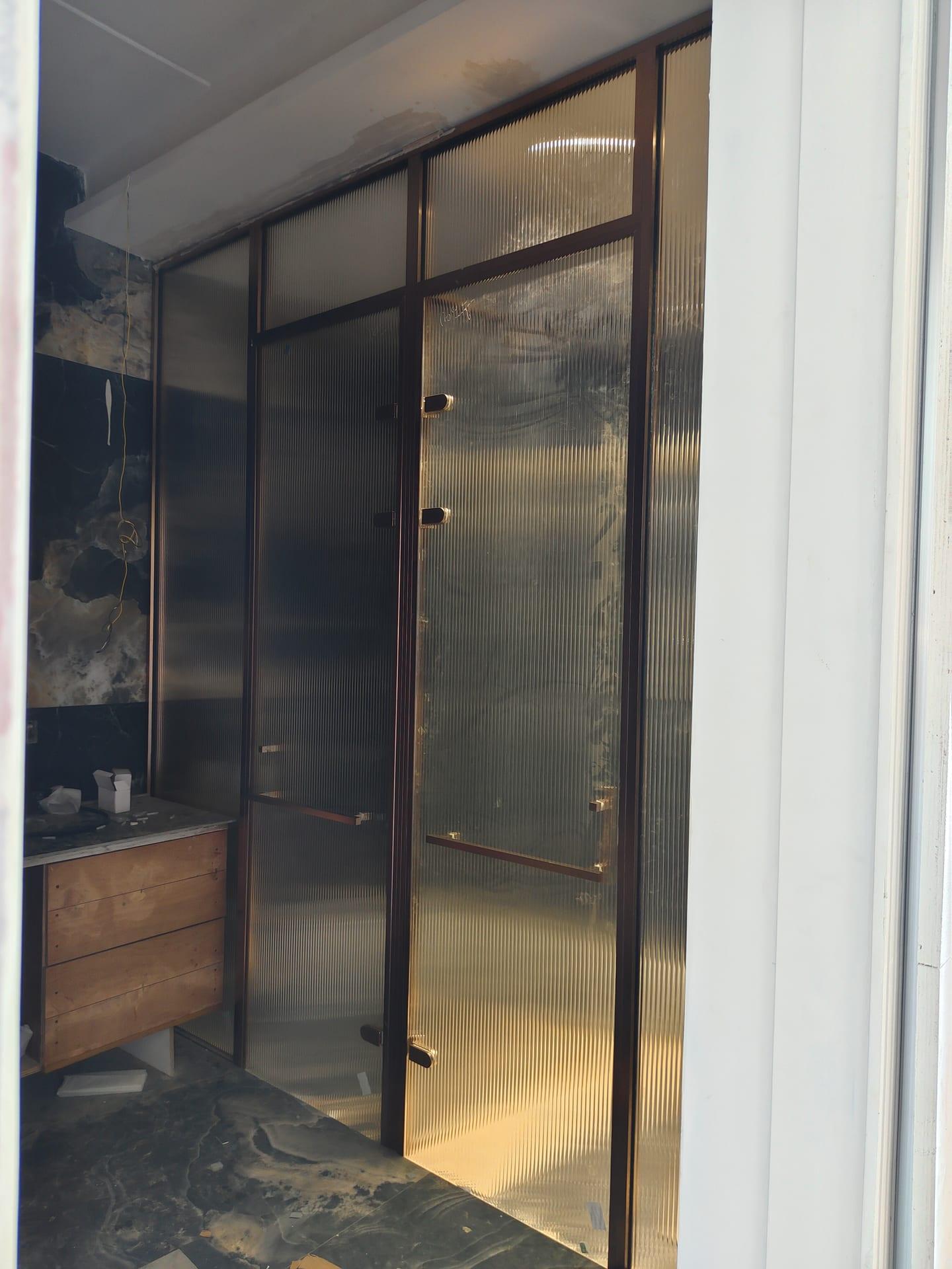 Shower Partition — image 19