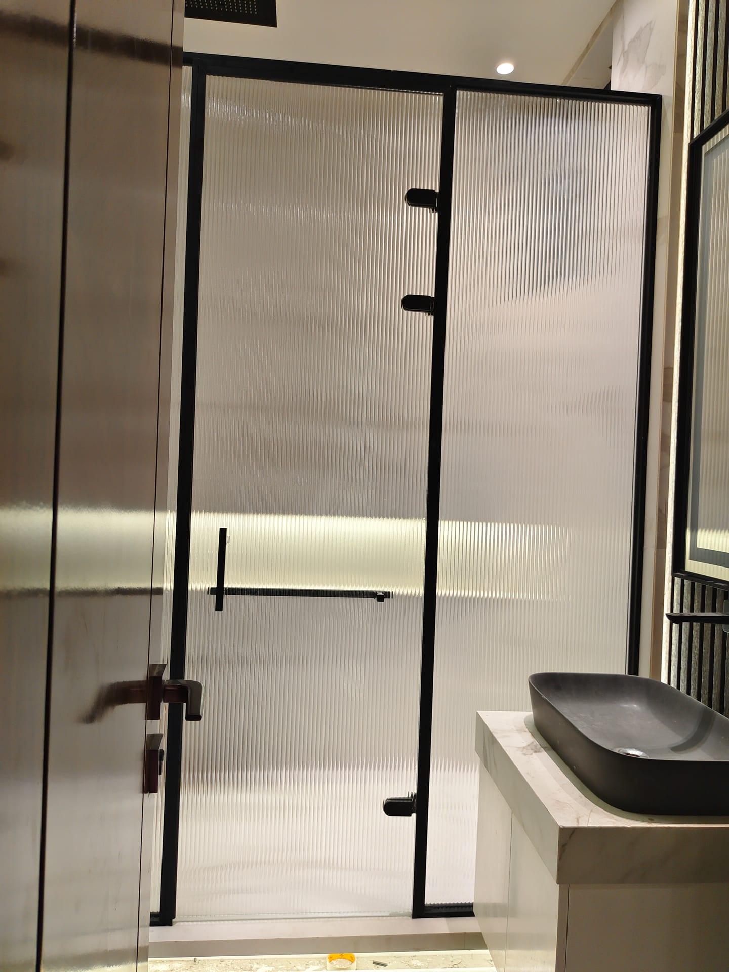 Shower Partition — image 22