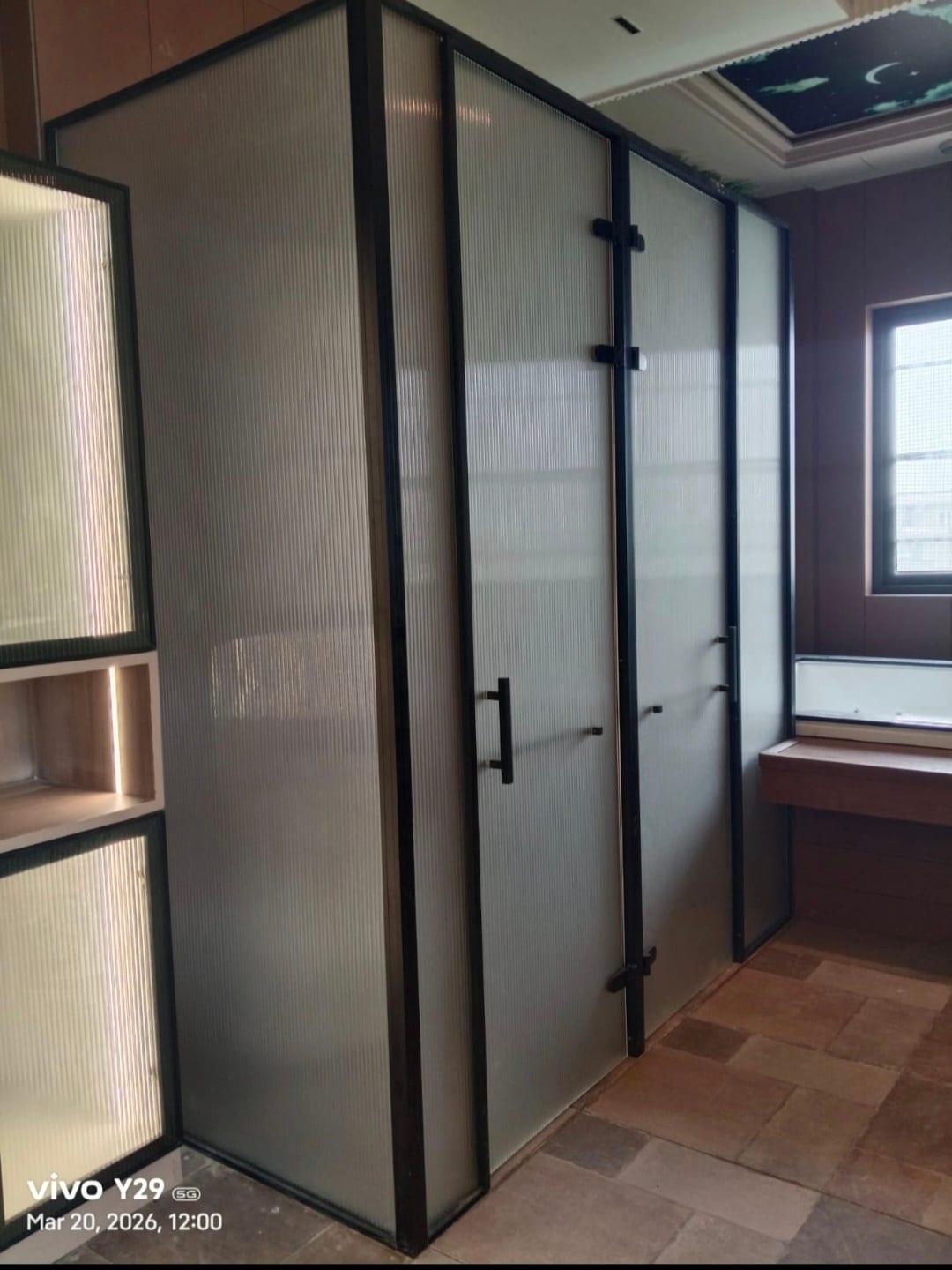 Shower Partition — image 30