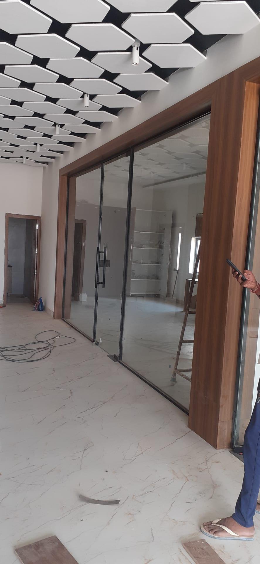 Toughened Glass Partition — image 2