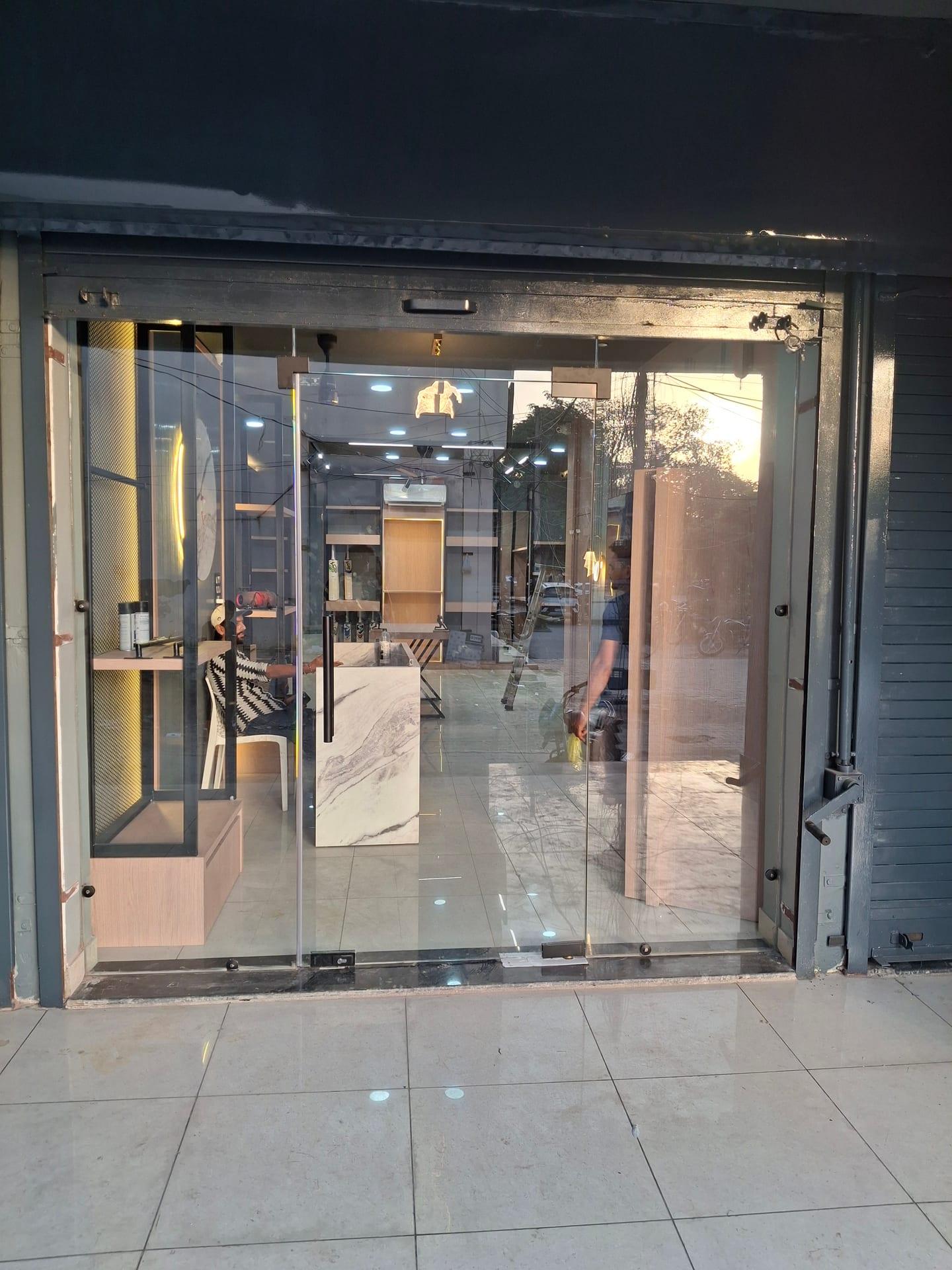 Toughened Glass Partition — image 6