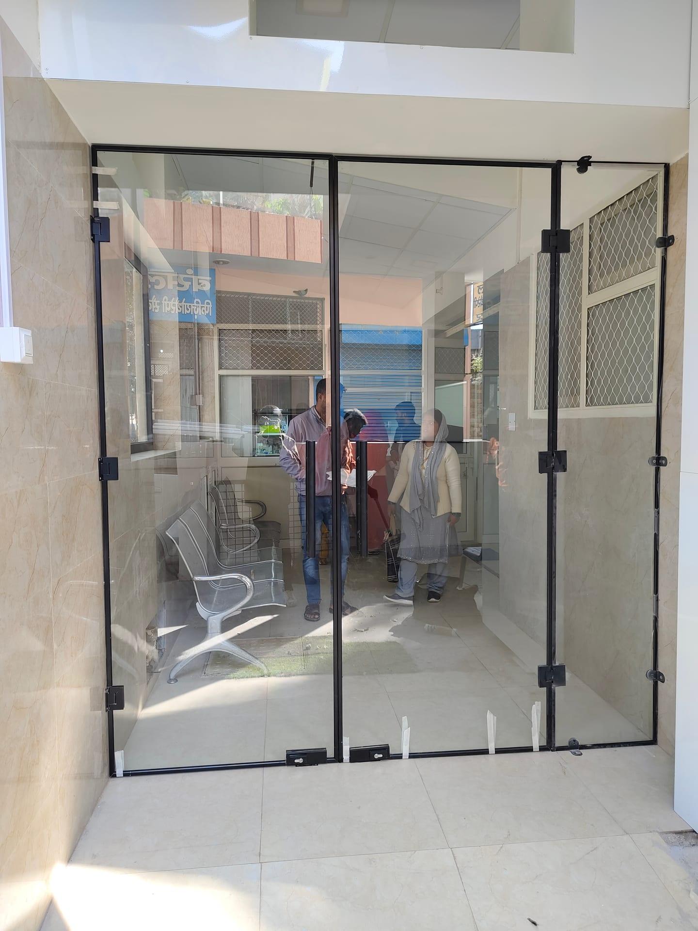 Toughened Glass Partition — image 8