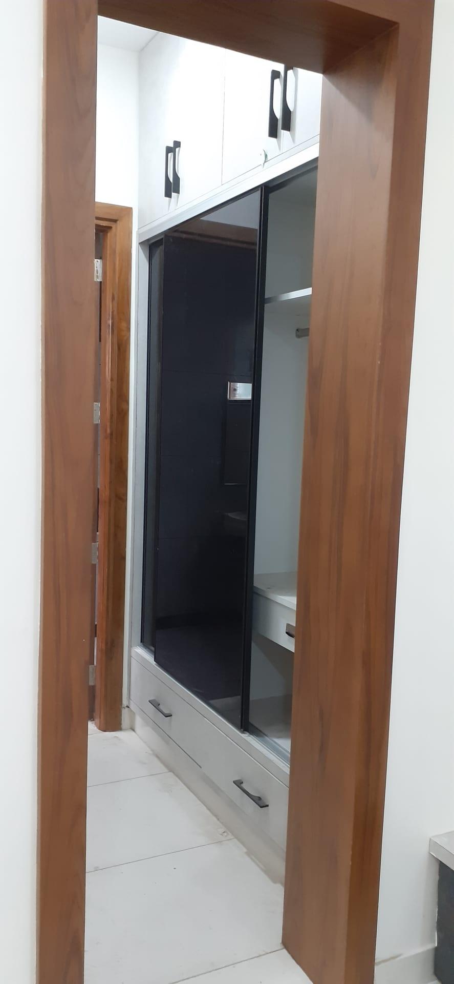 Wardrobe — image 3
