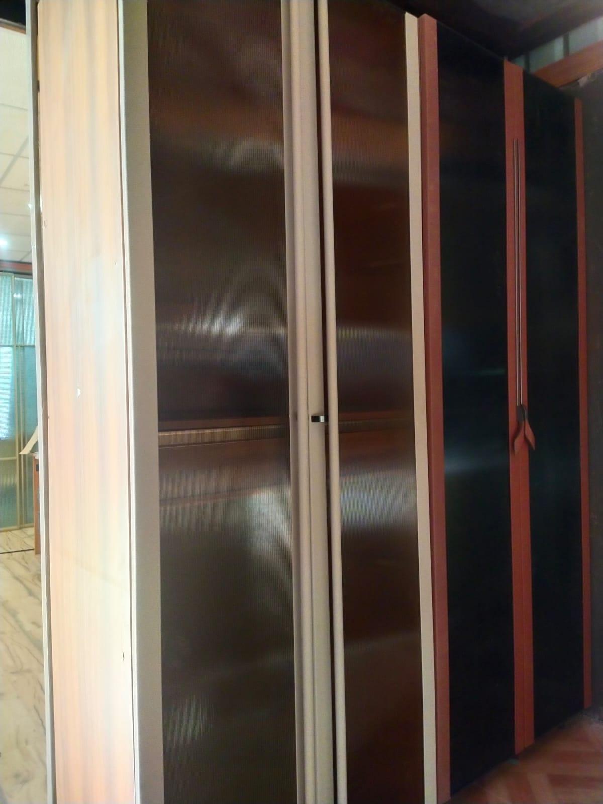 Wardrobe Leather Profile — image 2